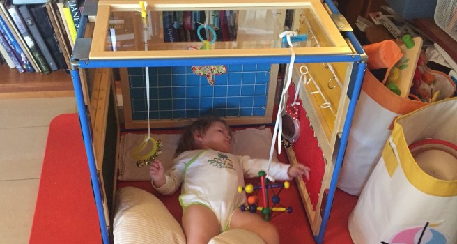 Rora ligger i Det lille rommet.